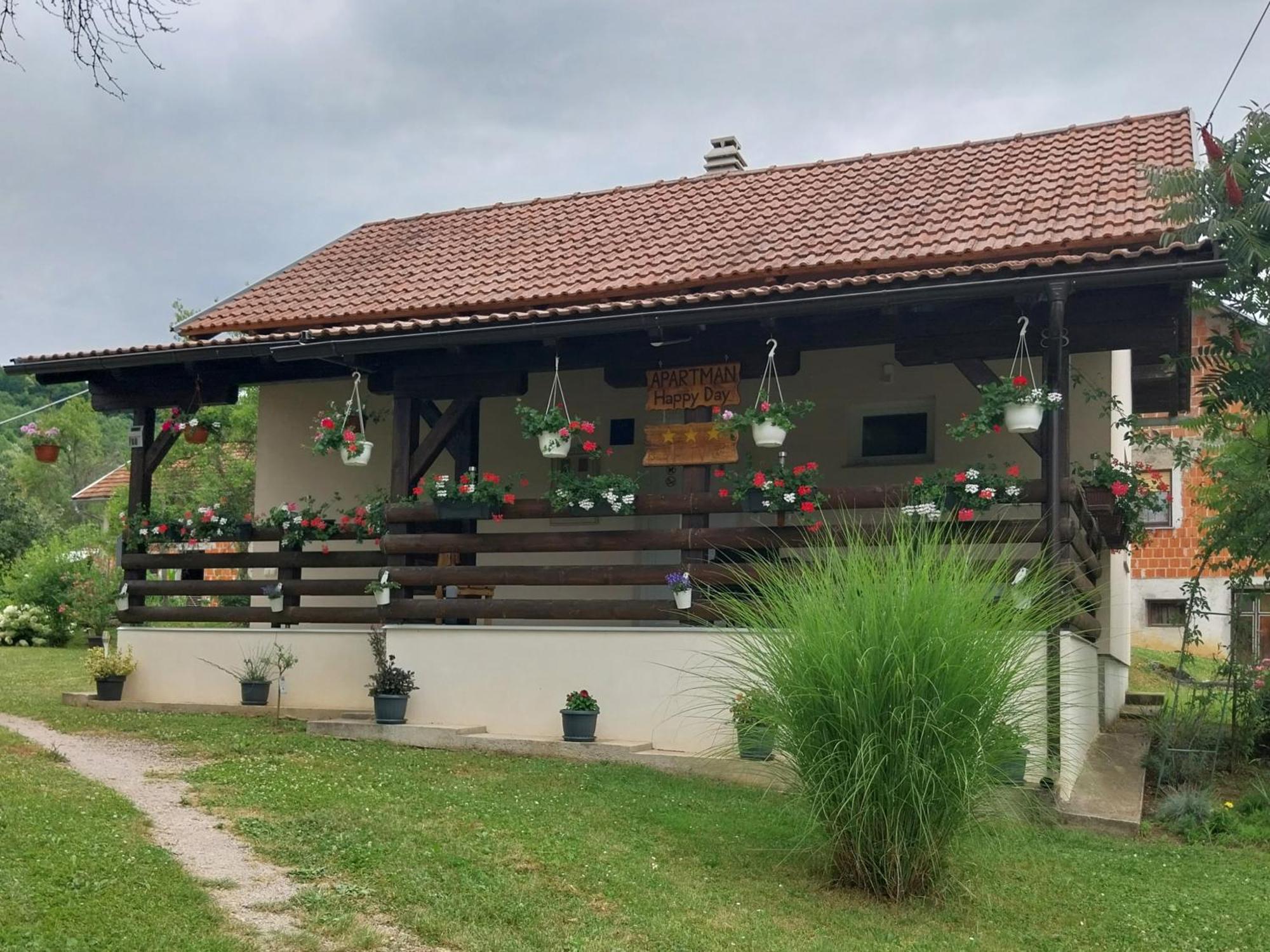 Guest House Happy Day Slunj Exterior foto