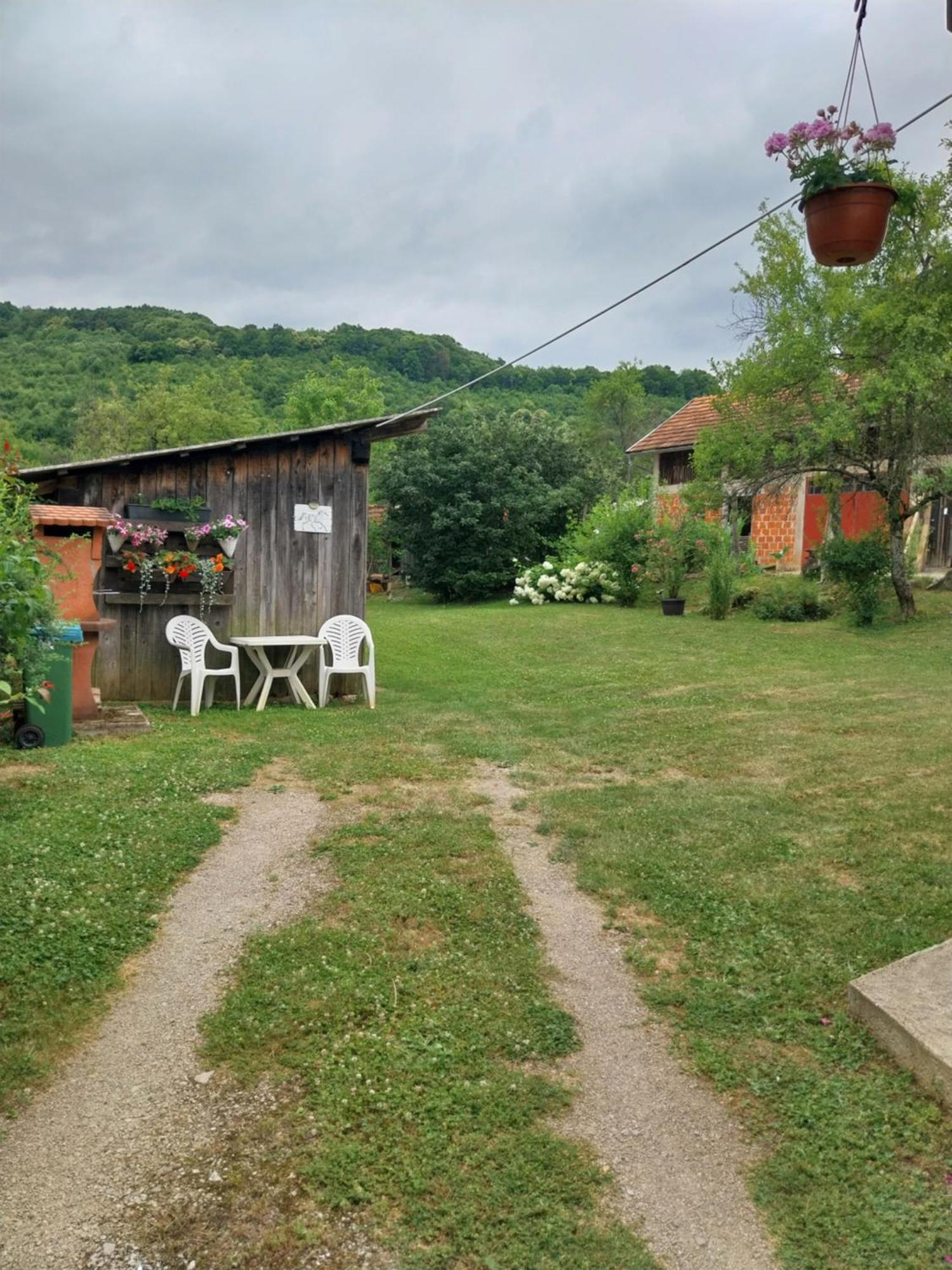 Guest House Happy Day Slunj Exterior foto