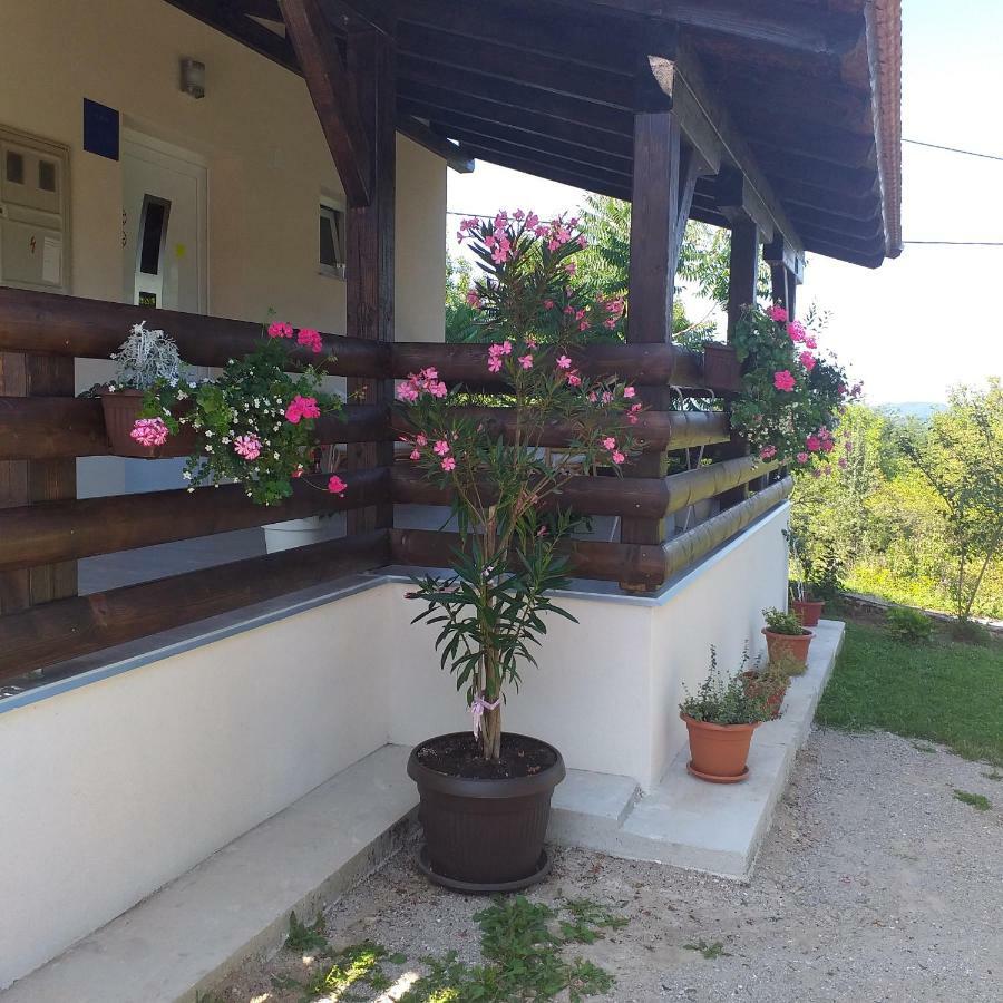Guest House Happy Day Slunj Exterior foto